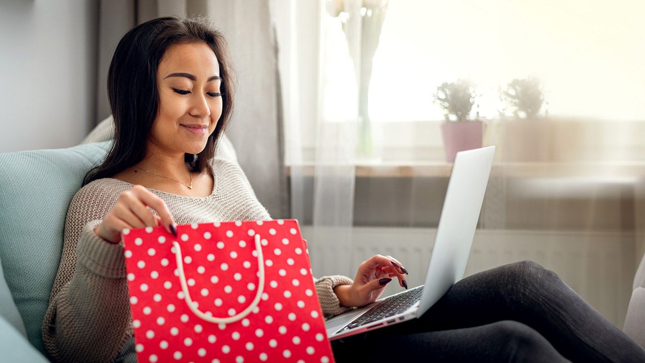 勿戏弄顾客情感（及购物需求）：情人节营销策略中的外包考量